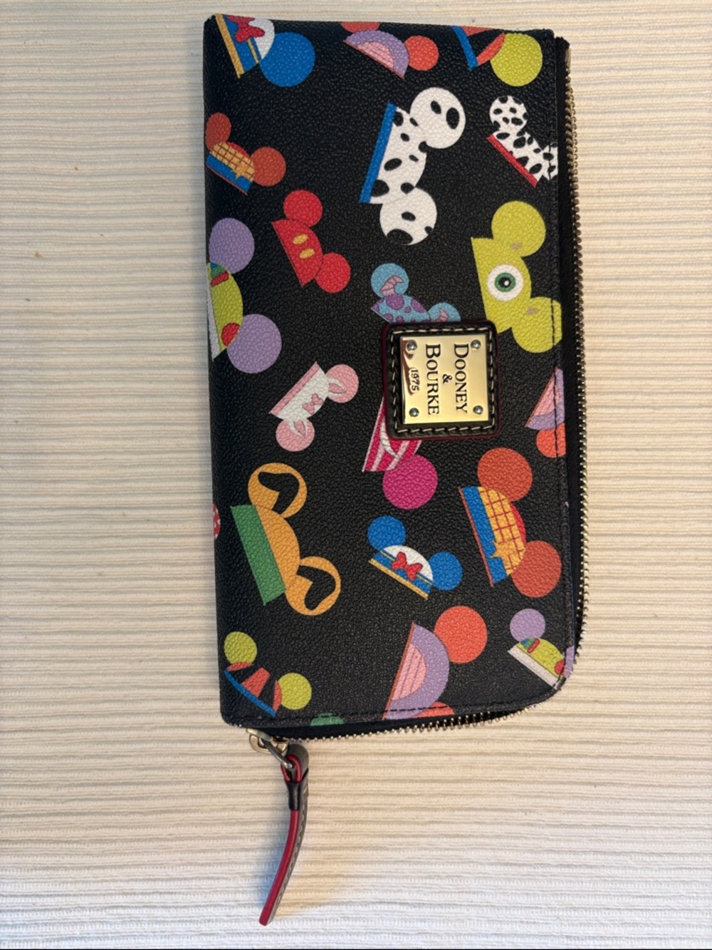 Dooney & Bourke Pebble Grain Disney Park Wallet - Picture 2 of 7